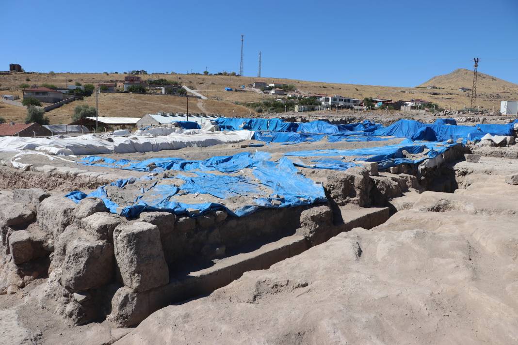 İç Anadolu’nun en büyük mozaik kazısından sürpriz çıktı 13